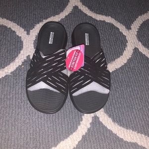 Sketchers Goga mat sandals